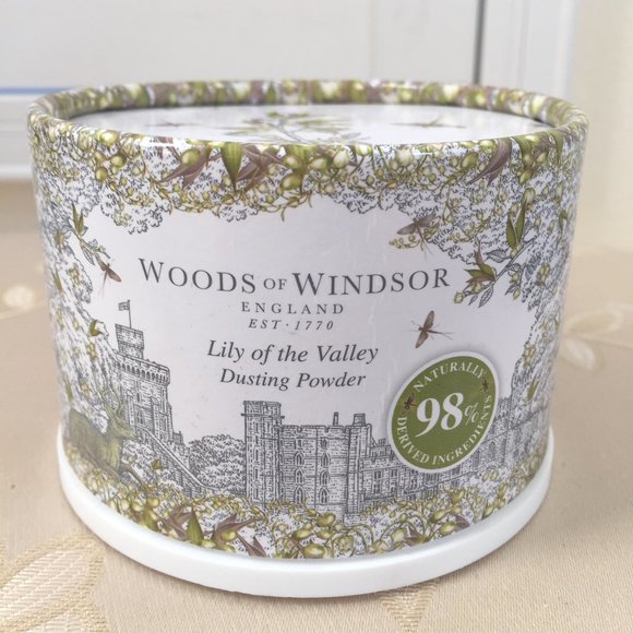 WOODS OF WINDSOR ENGLAND LILY Dusting Powder NEW - Picture 1 of 5